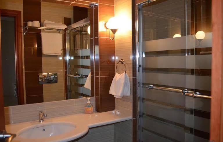 Evia Hotel & Suites Marmari  Chambre photo