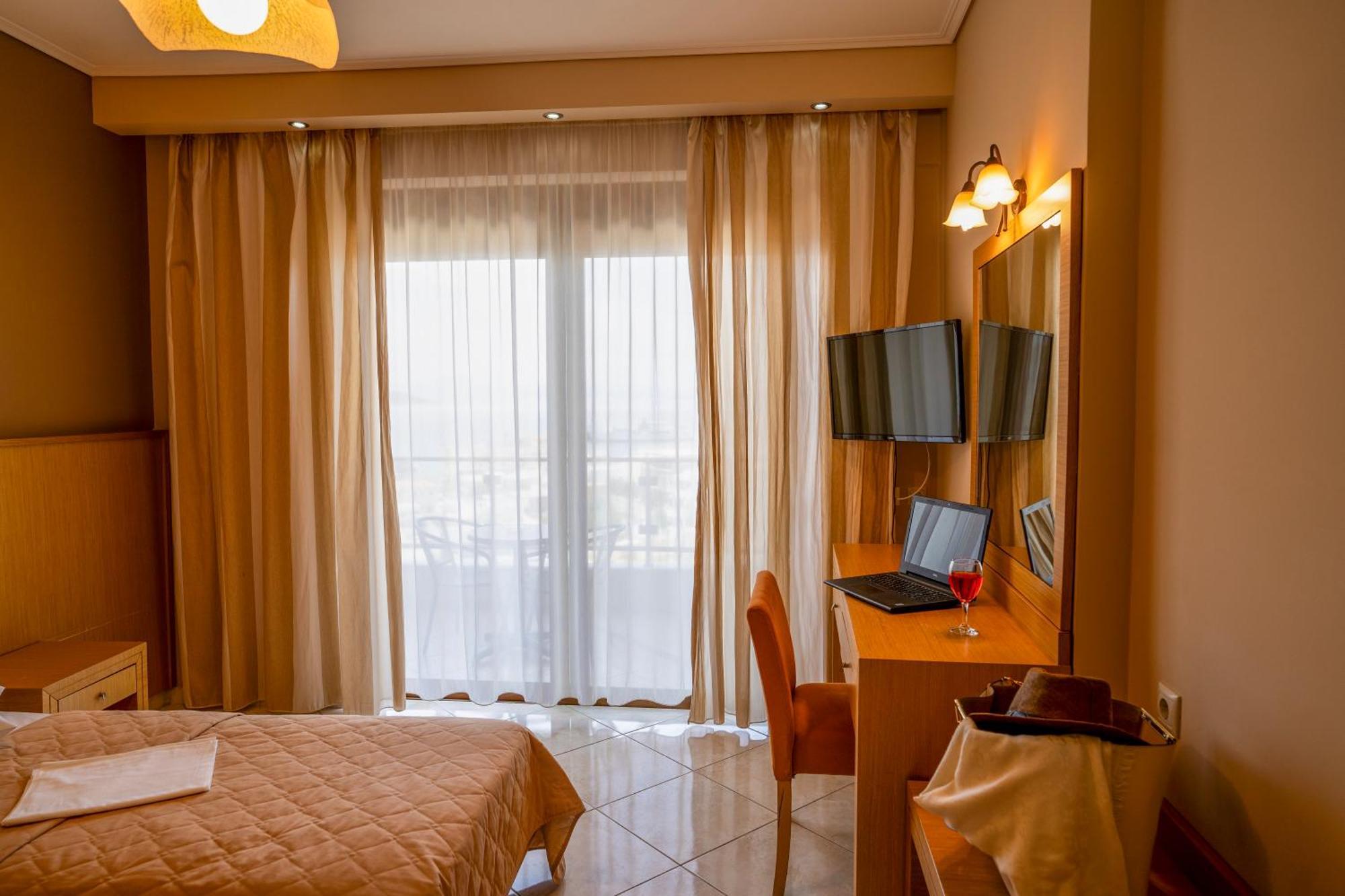Evia Hotel & Suites Marmari  Extérieur photo