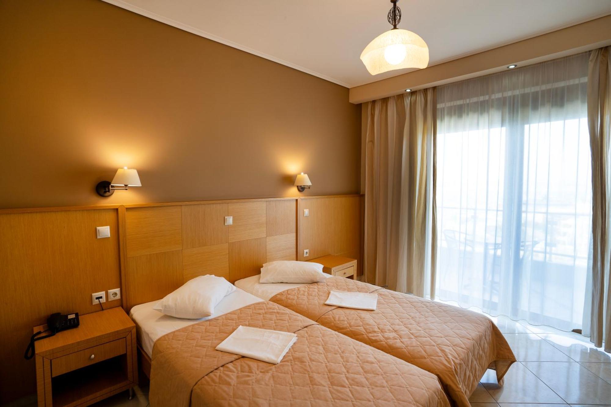 Evia Hotel & Suites Marmari  Extérieur photo
